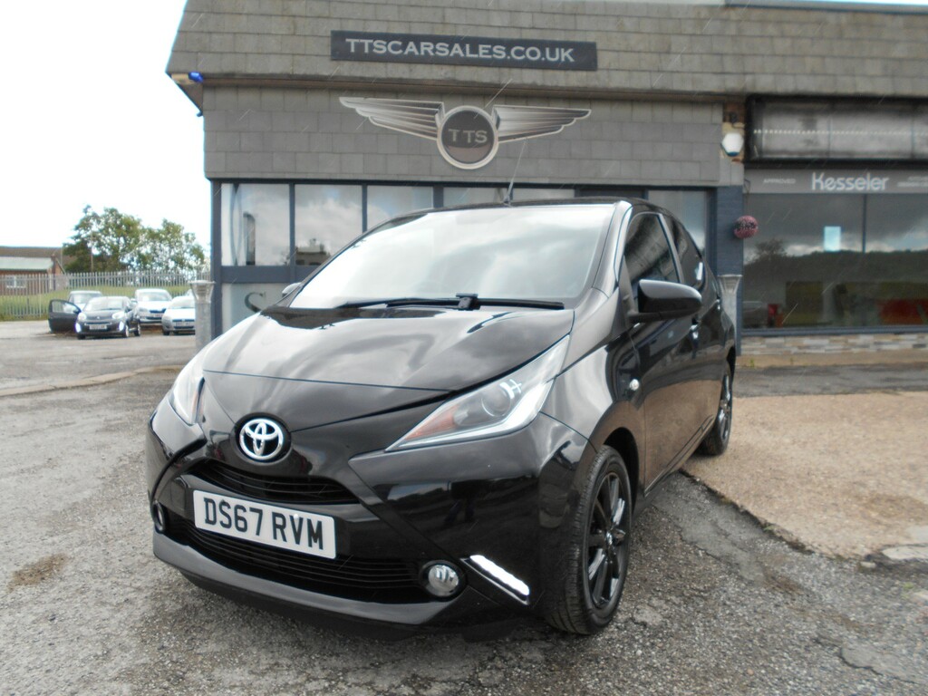 Toyota Aygo Hatchback 1.0 Vvt-i X-press 201767 Black