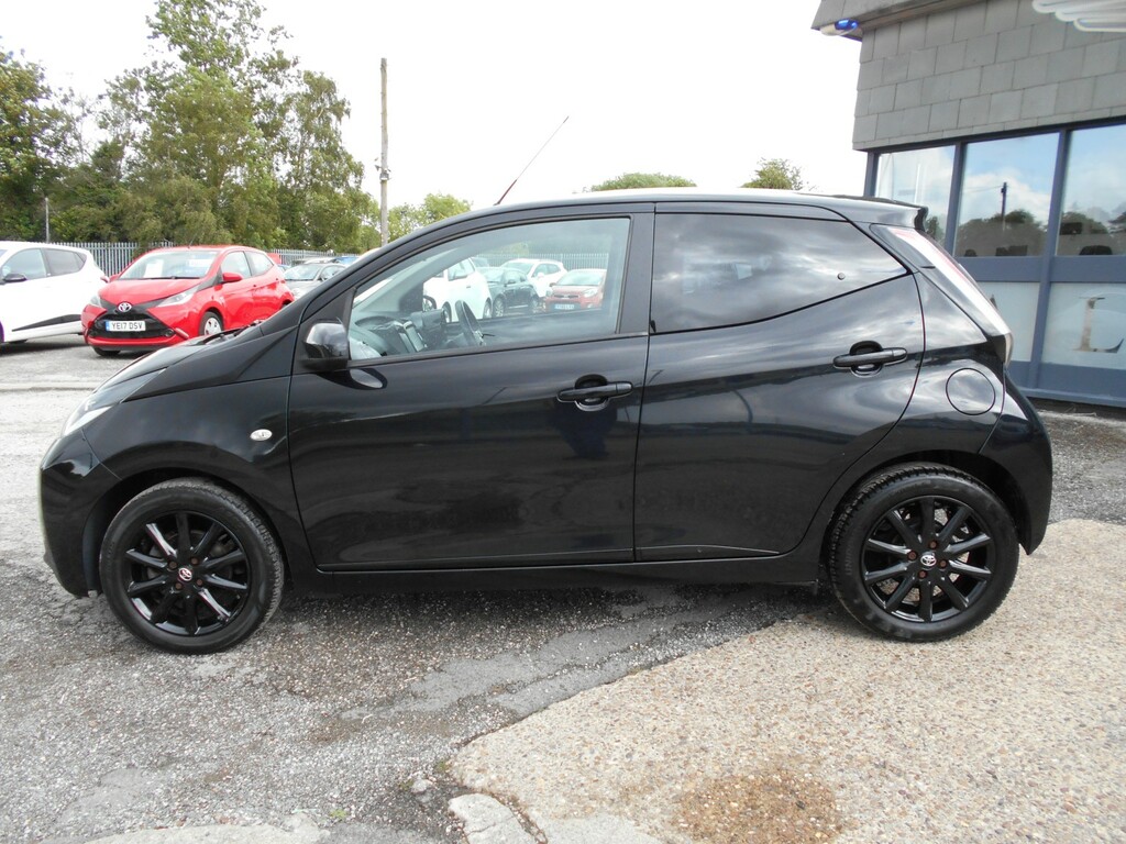 Toyota Aygo Hatchback 1.0 Vvt-i X-press 201767 DS67RVM Black #3