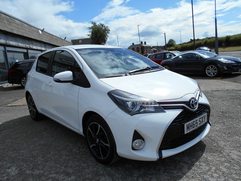 Toyota Yaris Hatchback 1.3 Dual Vvt-i Design 201665 MH65SXY White #2
