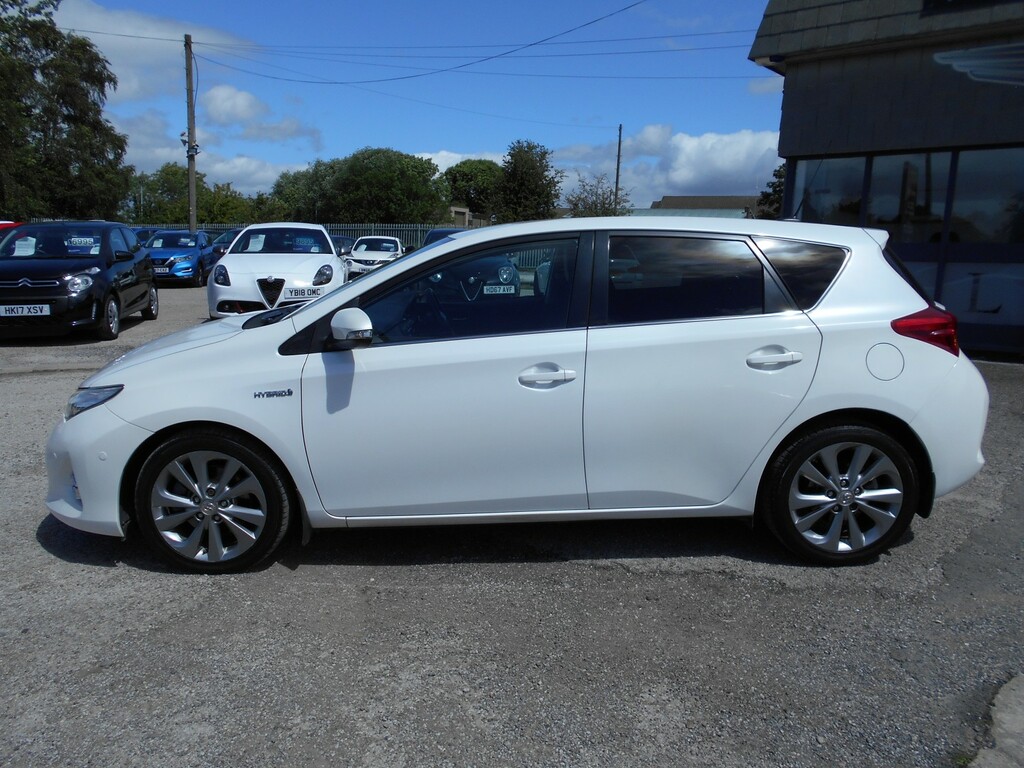 Toyota Auris Excel Black #16