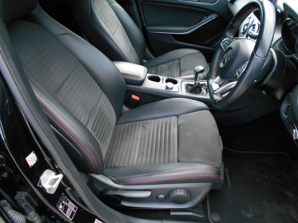Mercedes-Benz GLA Class Suv 2.1 Gla200d Amg Line 201616 Black #5