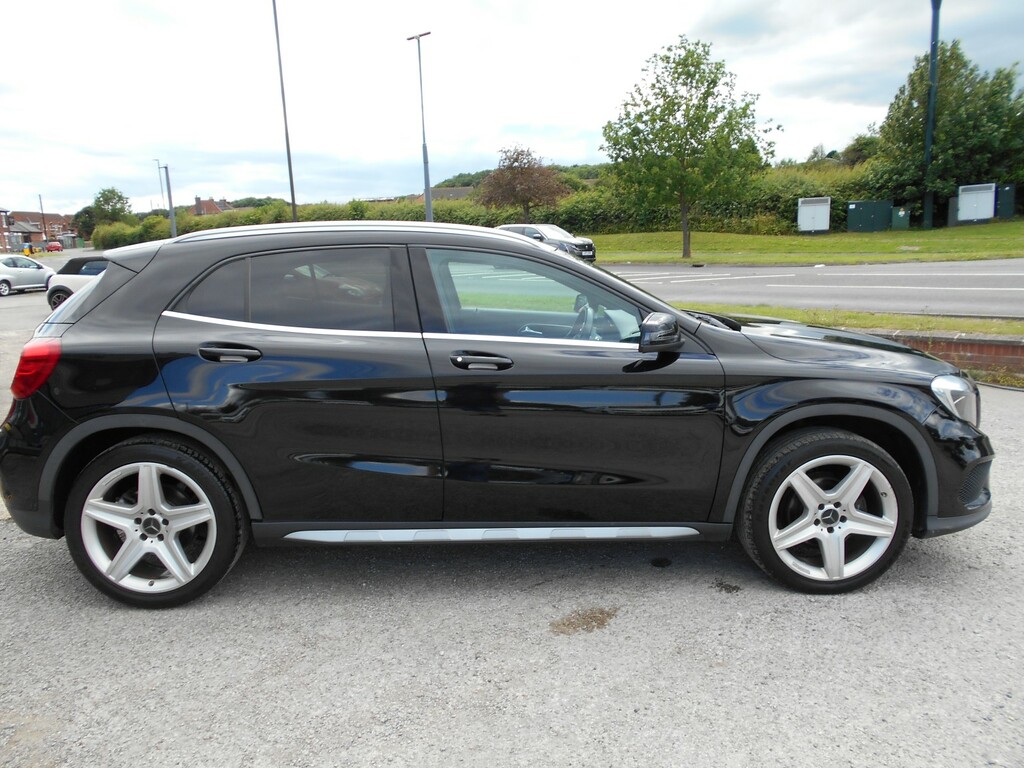 Mercedes-Benz GLA Class Suv 2.1 Gla200d Amg Line 201616 Black #4