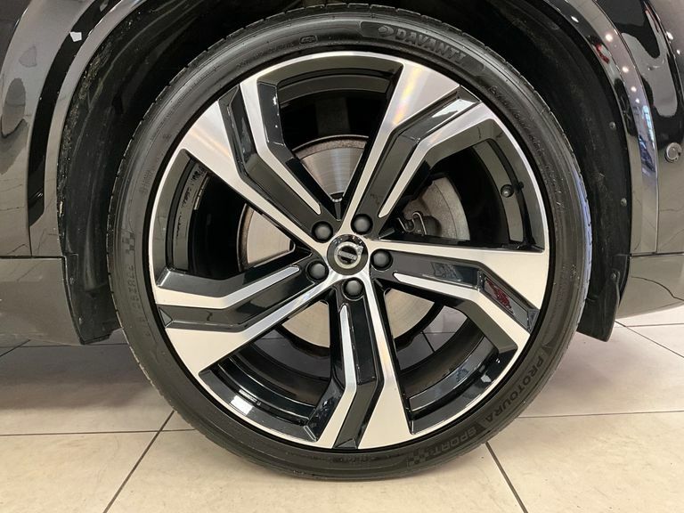 Volvo XC90 Ultra Black #7
