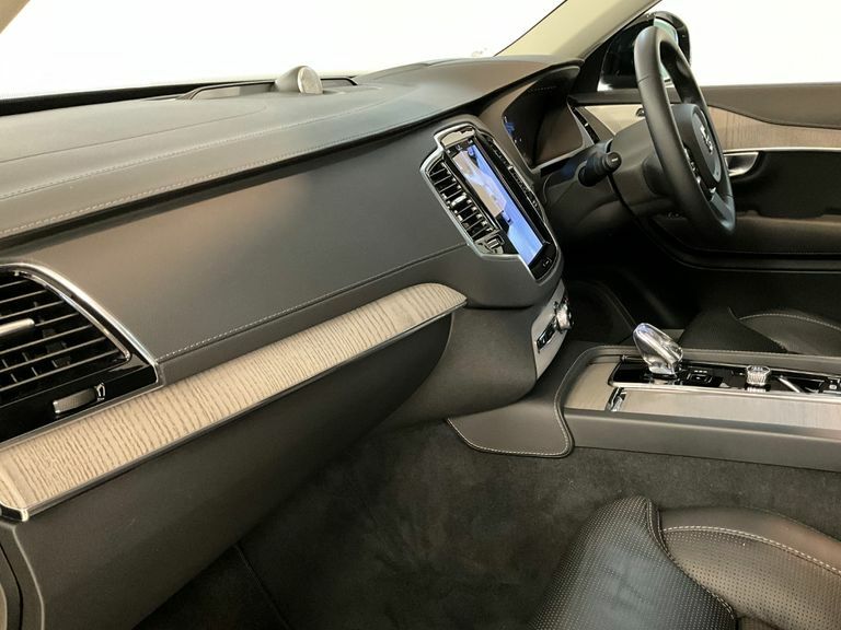 Volvo XC90 Ultra Black #25