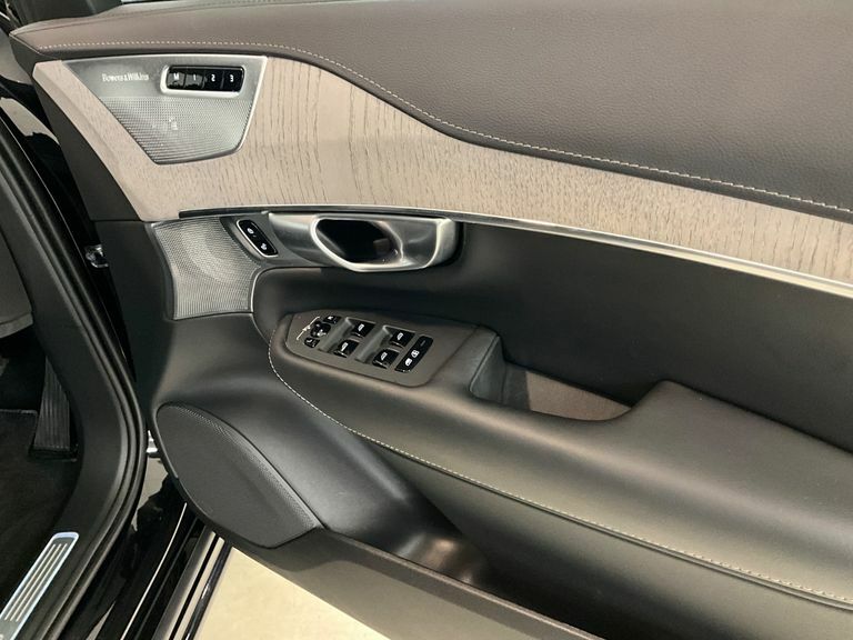 Volvo XC90 Ultra Black #23