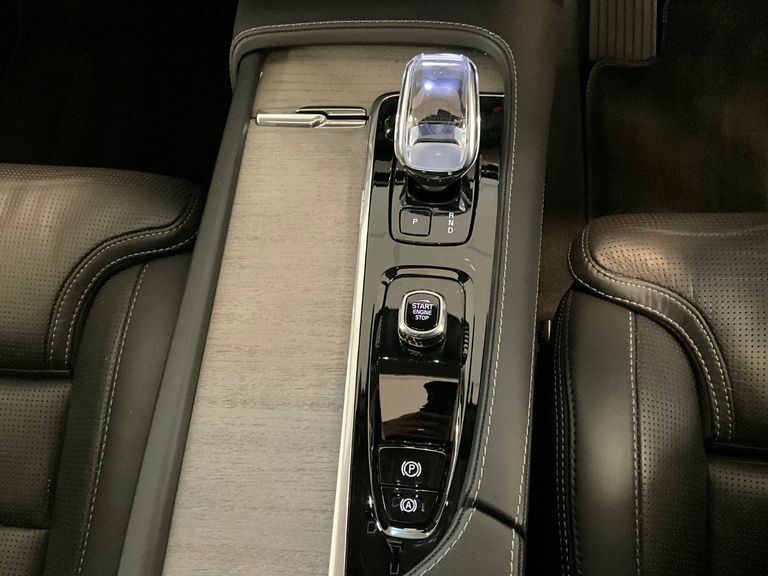 Volvo XC90 Ultra Black #13