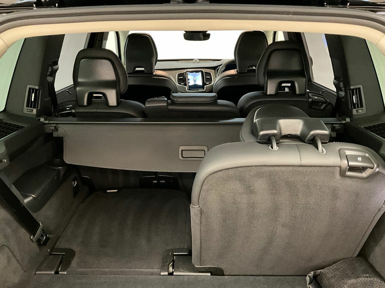 Volvo XC90 Ultra Black #10