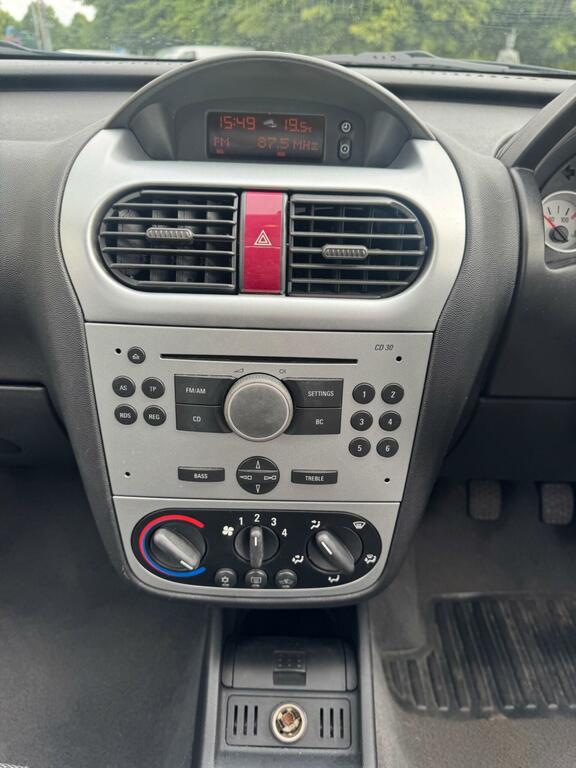 Vauxhall Corsa 1.4 Active 16V 90 Bhp Black #9
