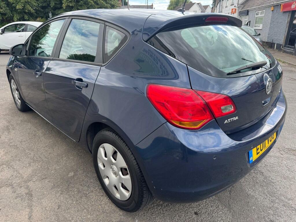 Vauxhall Astra 1.6 16V Exclusiv Euro 5 Blue #4