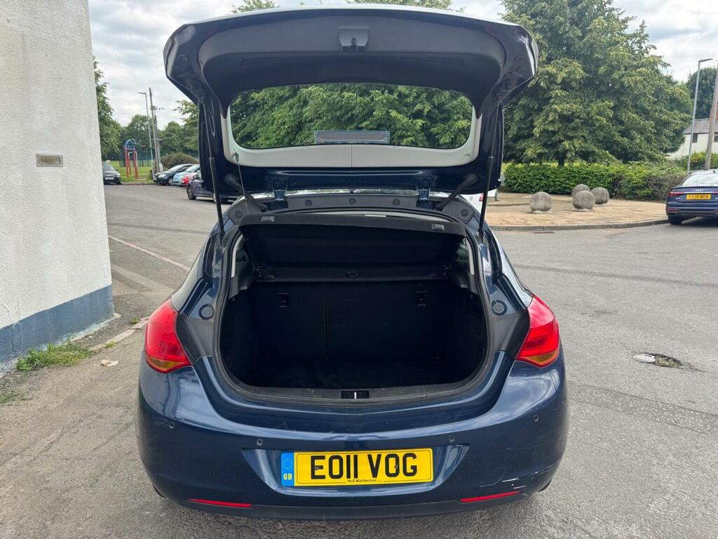 Vauxhall Astra Se 5-Door White #21