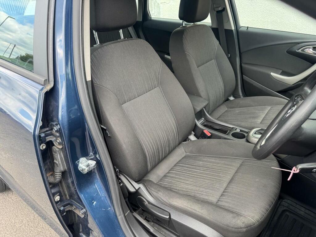 Vauxhall Astra Se 5-Door White #11