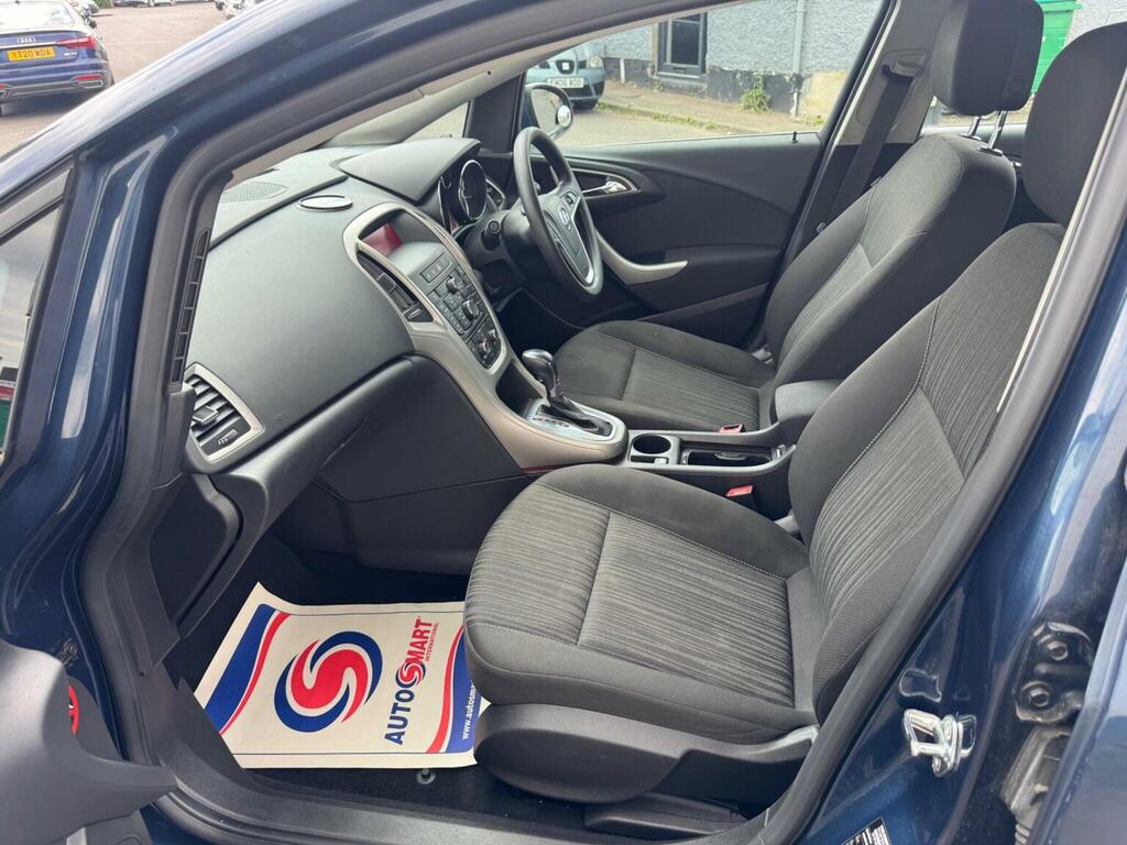 Vauxhall Astra Se 5-Door White #24