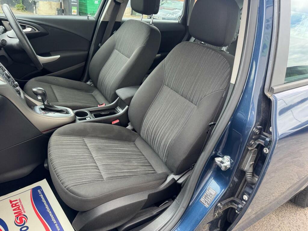 Vauxhall Astra Se 5-Door White #23