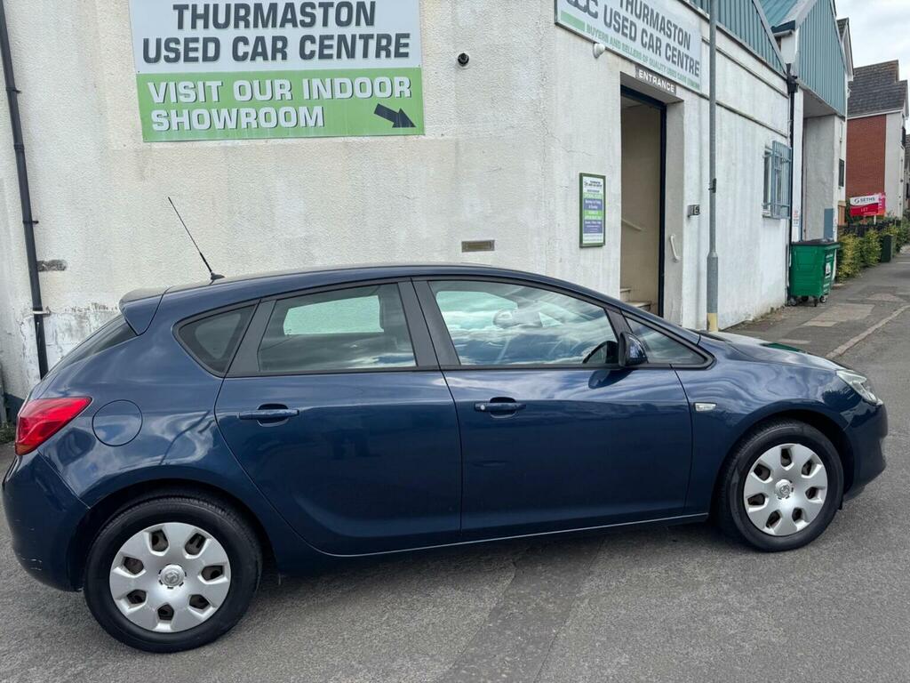 Vauxhall Astra Se 5-Door White #7