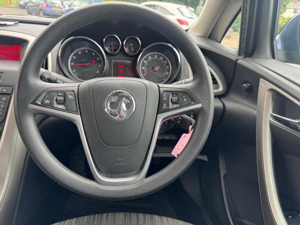 Vauxhall Astra Se 5-Door White #22