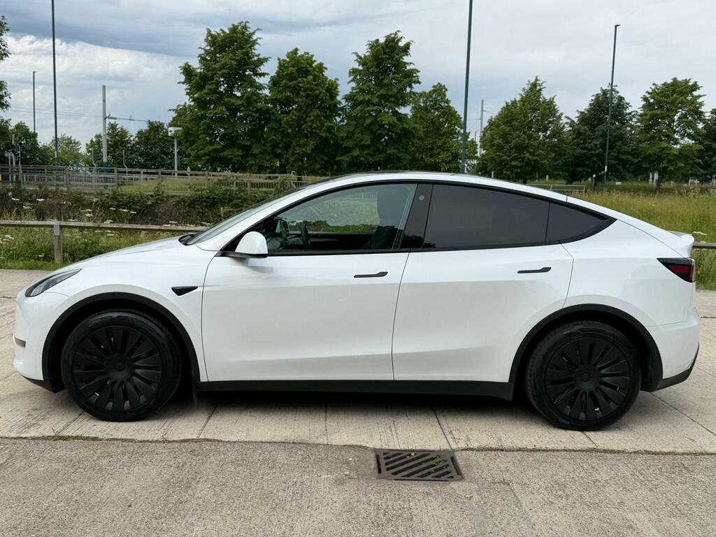 Tesla Model Y Dual Motor Long Range 4Wde MA23JUO White #4
