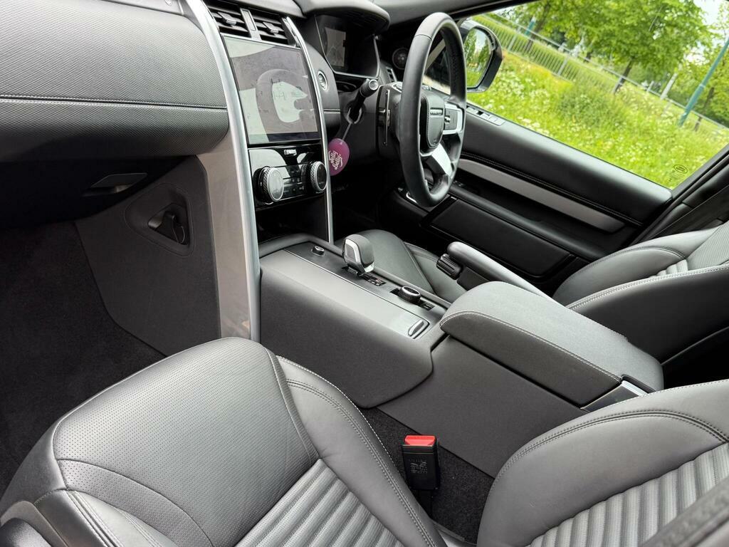 Land Rover Discovery Dynamic Hse Black #38