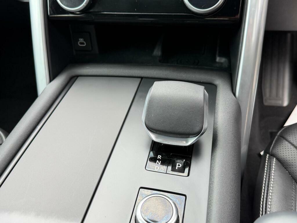 Land Rover Discovery Dynamic Hse Black #40