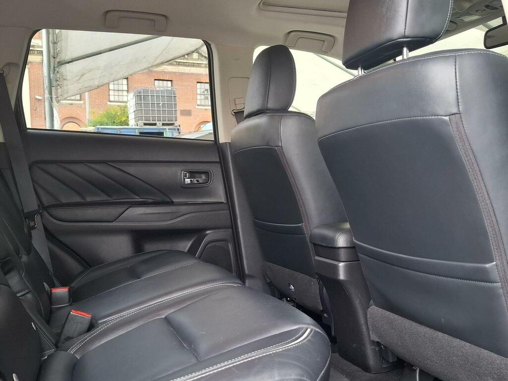 Mitsubishi Outlander   #17
