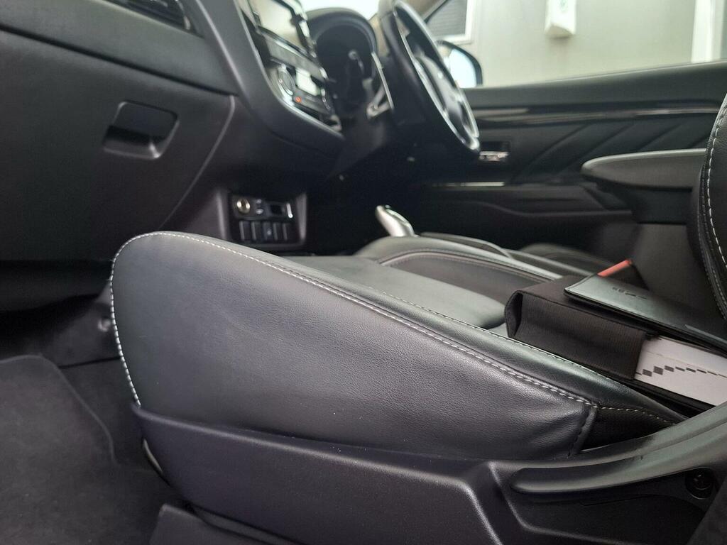 Mitsubishi Outlander   #58