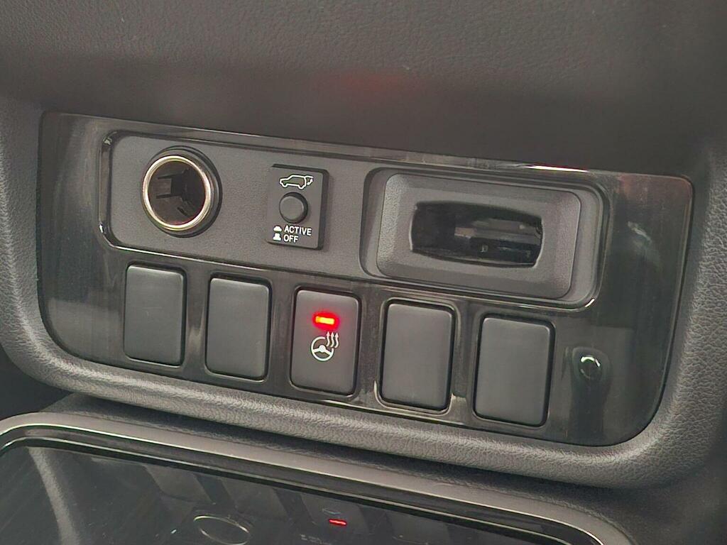 Mitsubishi Outlander   #48