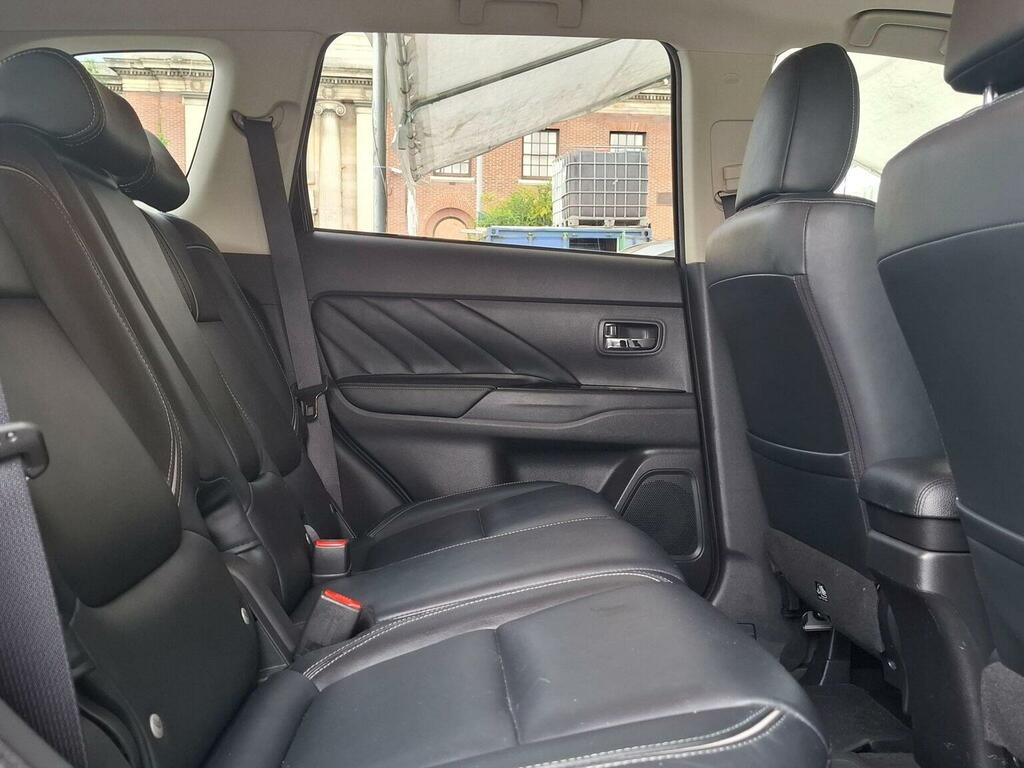 Mitsubishi Outlander   #18