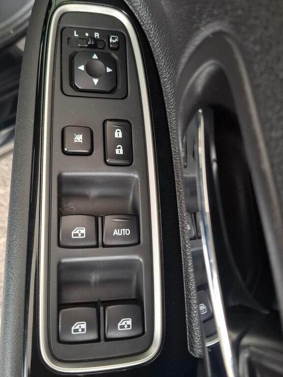 Mitsubishi Outlander   #14