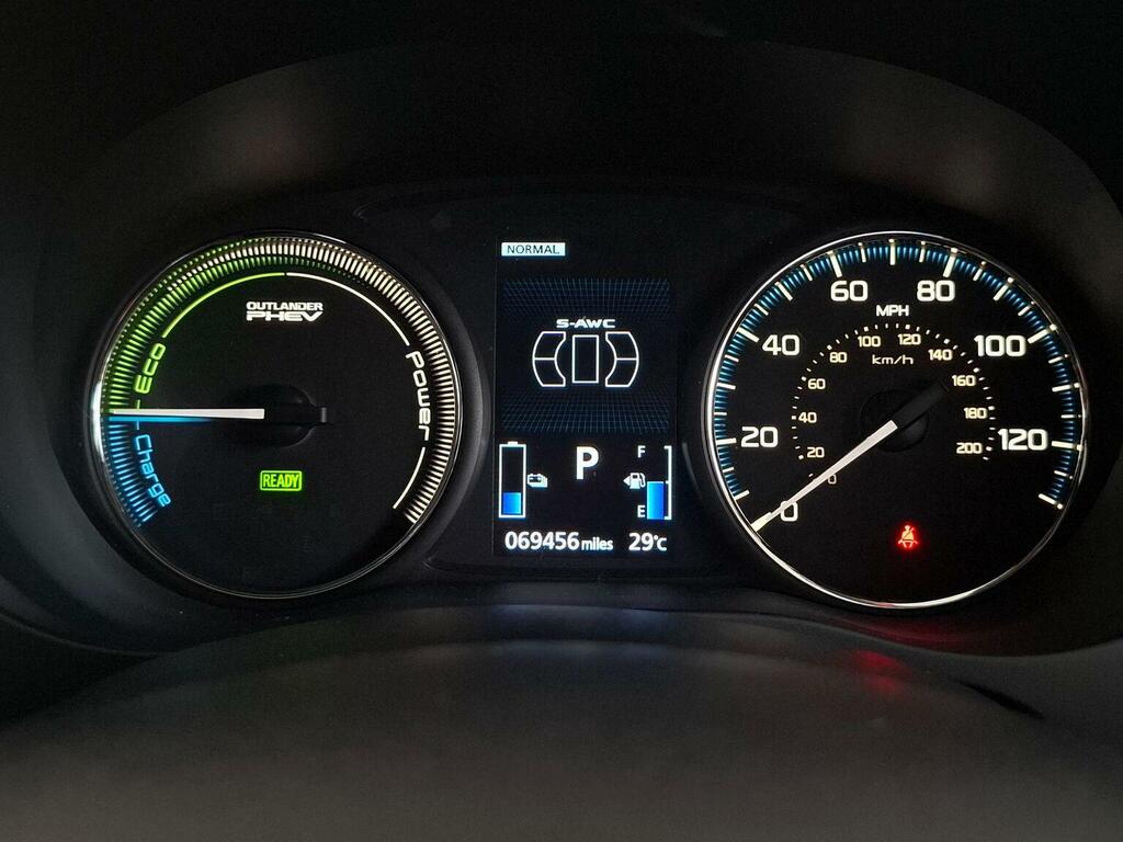Mitsubishi Outlander   #42