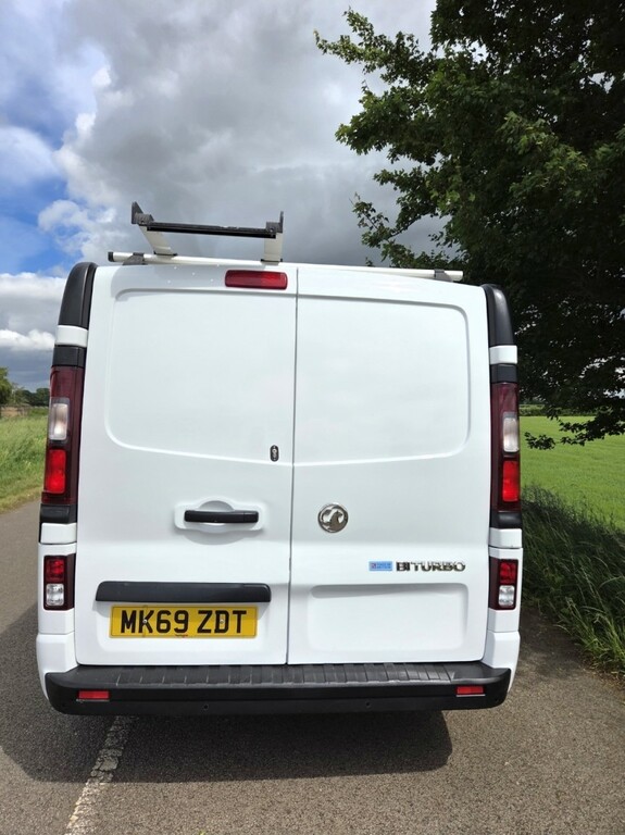 Vauxhall Vivaro Panel Van 1.6 Cdti 2900 Biturbo Ecotec Sportive 2 MK69ZDT White #4