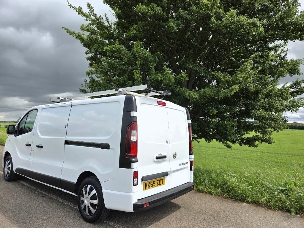 Vauxhall Vivaro Panel Van 1.6 Cdti 2900 Biturbo Ecotec Sportive 2 MK69ZDT White #5