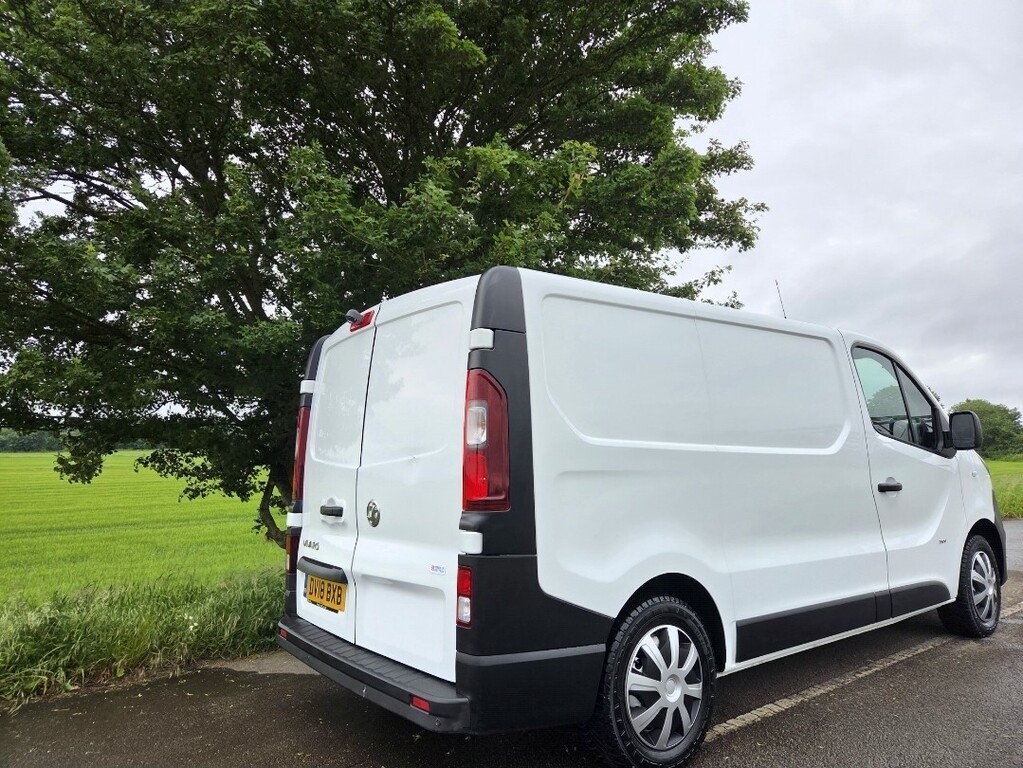 Vauxhall Vivaro Panel Van 1.6 Cdti 2900 2018 DV18BXB White #3