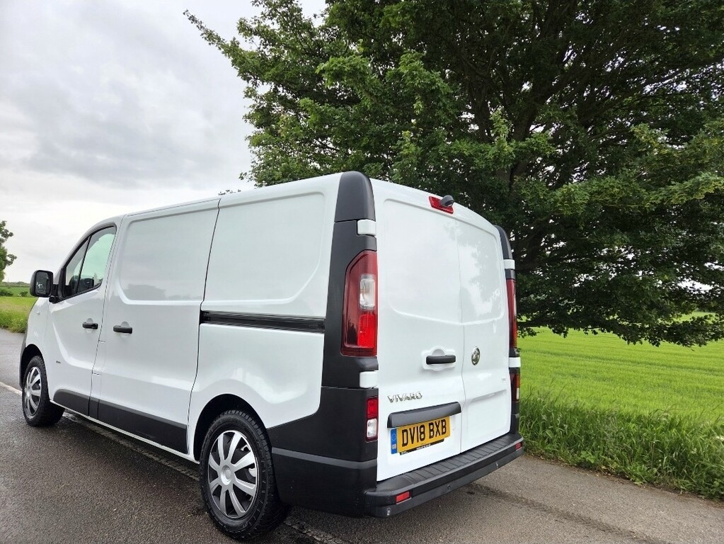 Vauxhall Vivaro Panel Van 1.6 Cdti 2900 2018 DV18BXB White #4