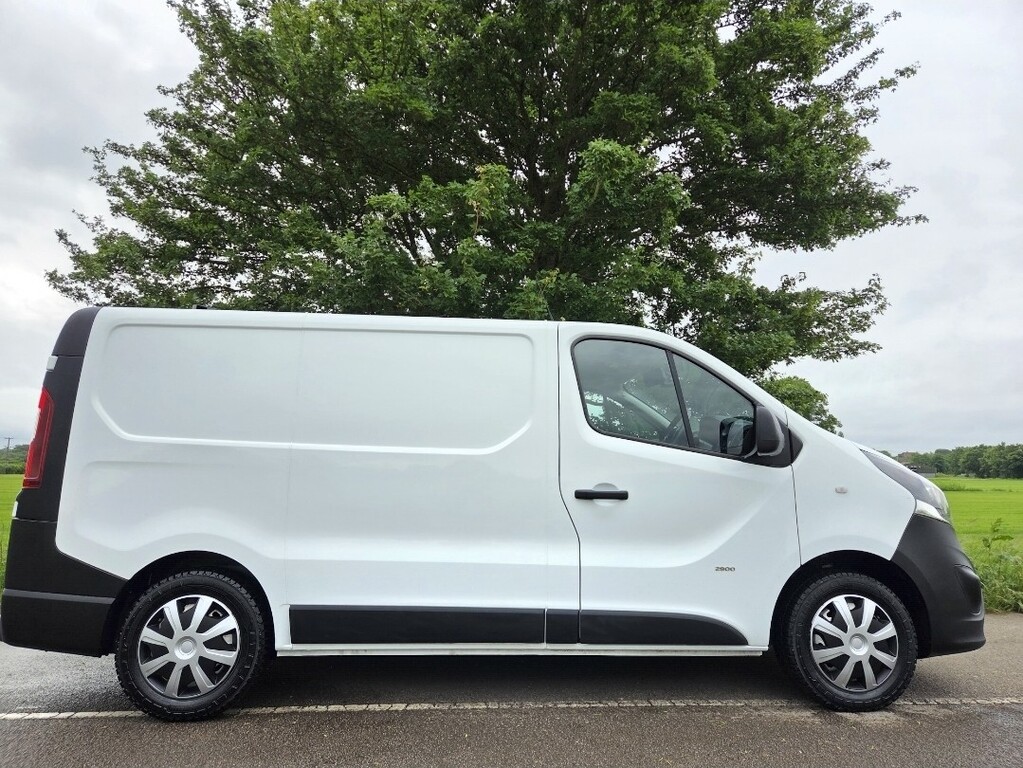 Vauxhall Vivaro Panel Van 1.6 Cdti 2900 2018 DV18BXB White #2