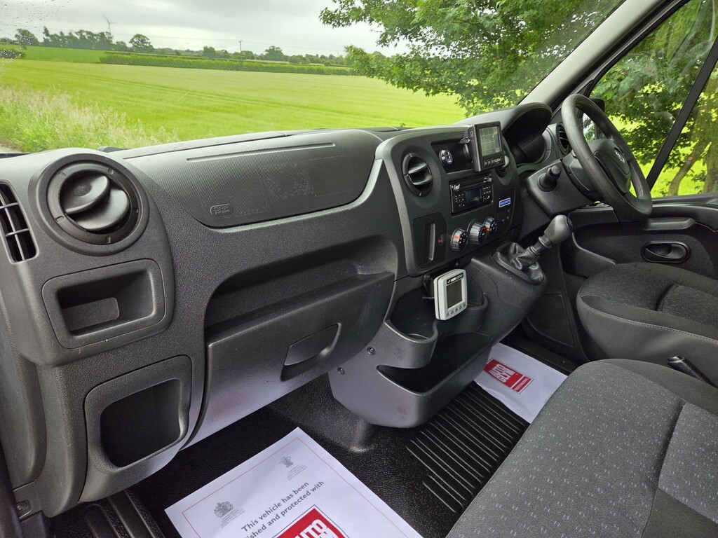 Vauxhall Movano 2.3L Null White #9