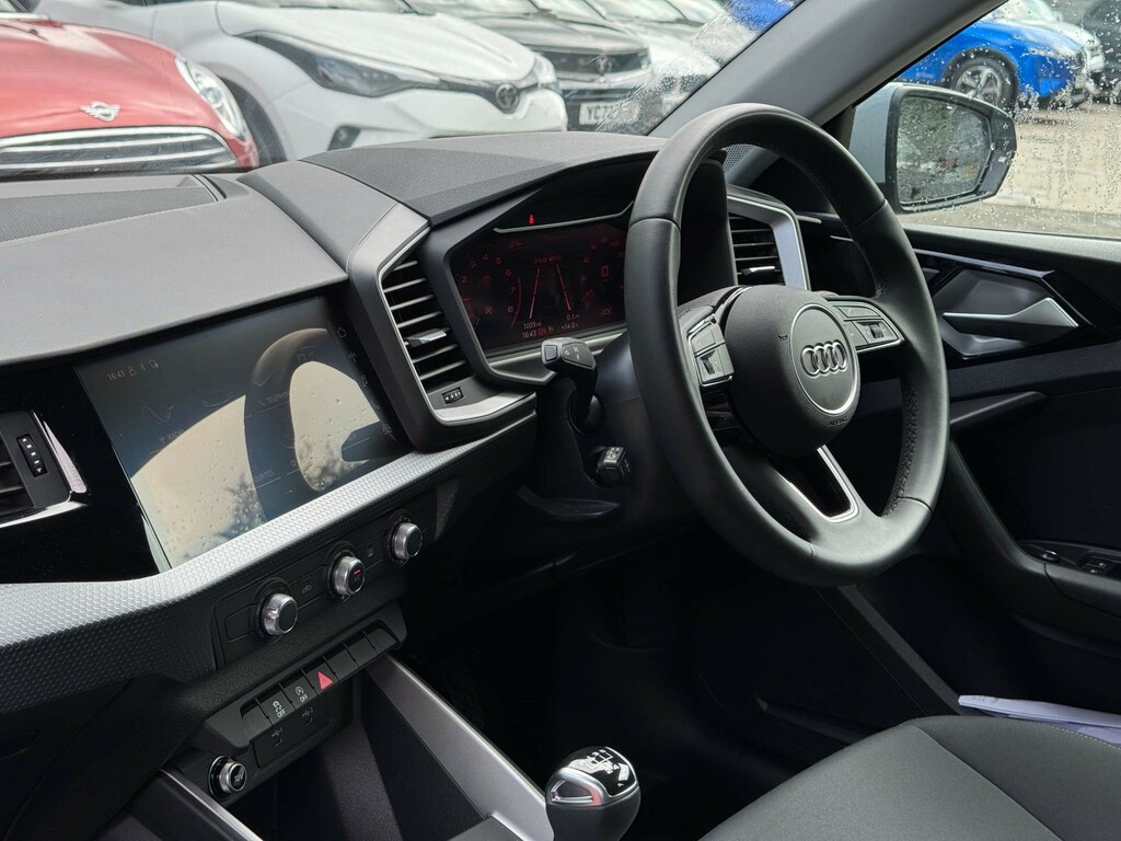 Audi A1 1.0L 25 Tfsi Sport Sportback  #2