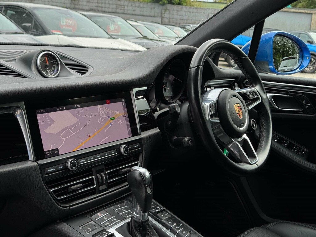 Porsche Macan Suv #2