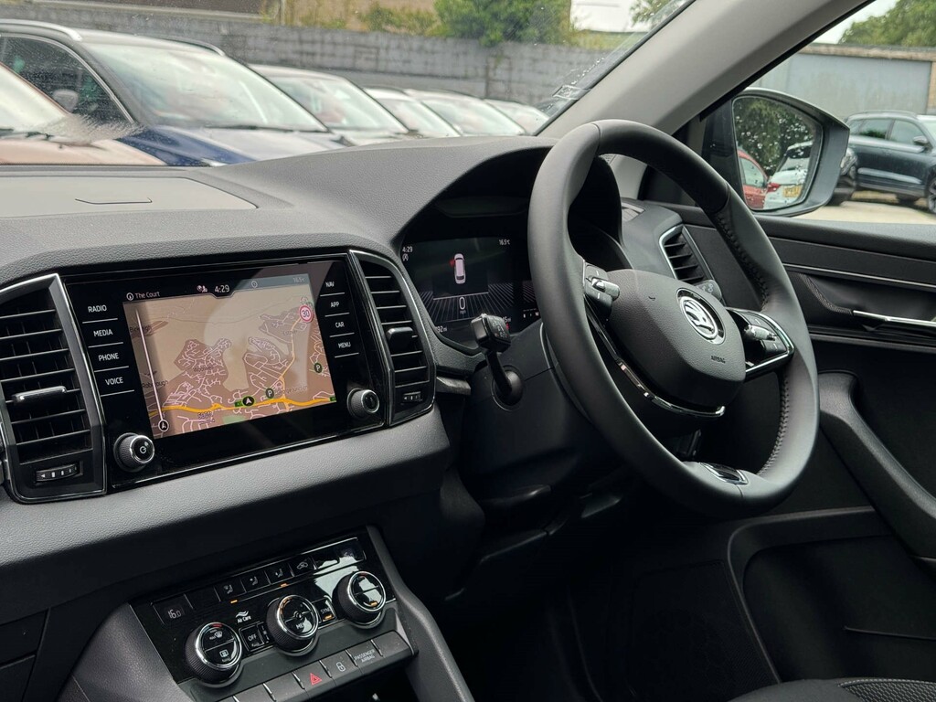 Skoda Karoq 1.5L Act Se Drive Dsg Black #2