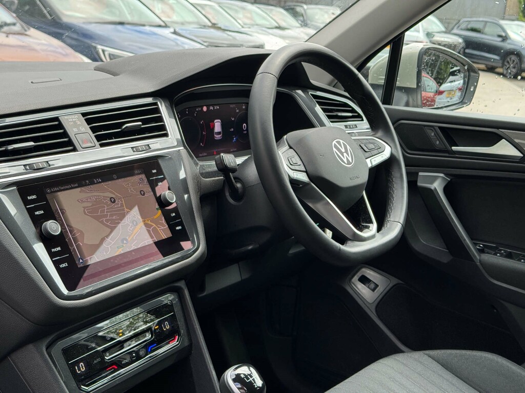 Volkswagen Tiguan Allspace 1.5L Life Silver #2