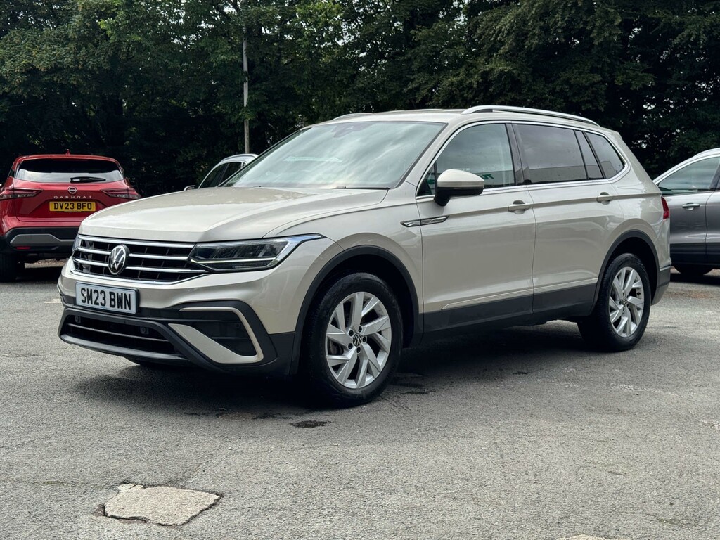 Volkswagen Tiguan Allspace 1.5L Life Silver #3