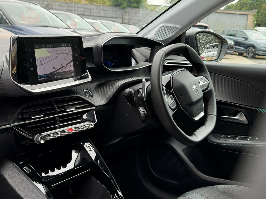 Peugeot 208 1.2L Puretech Allure Premium Yellow #2