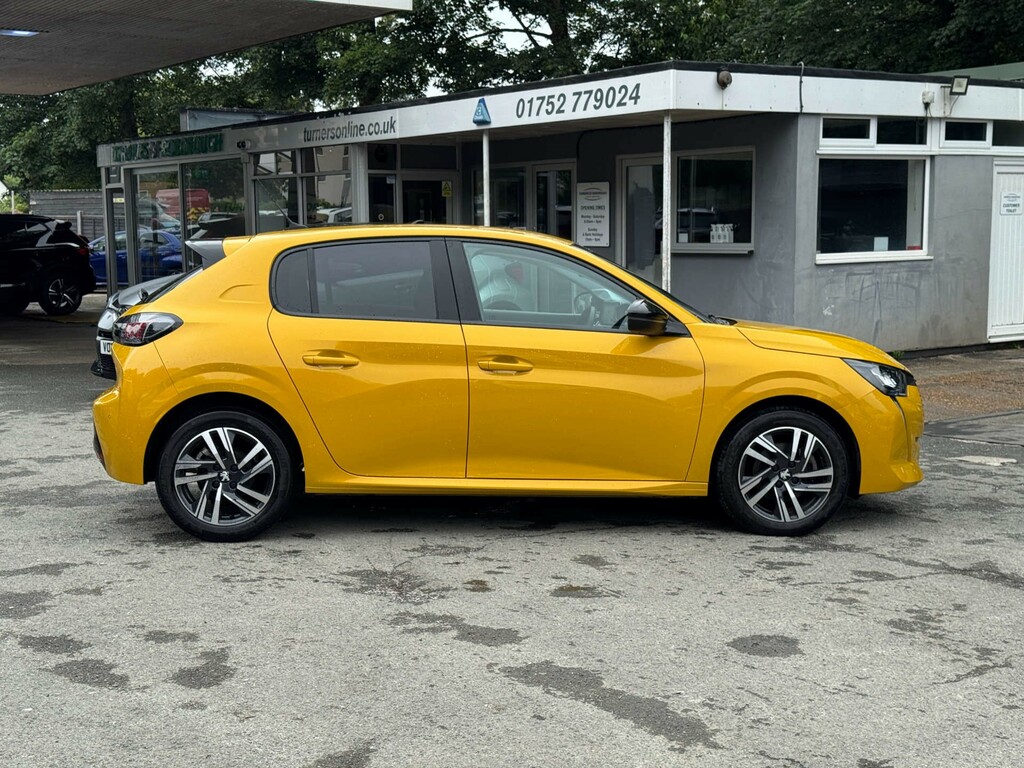 Peugeot 208 1.2L Puretech Allure Premium Yellow #6