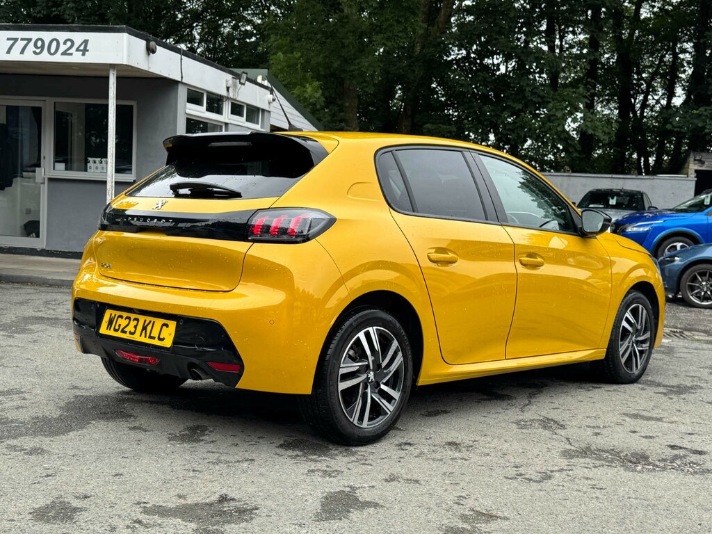 Peugeot 208 1.2L Puretech Allure Premium Yellow #5