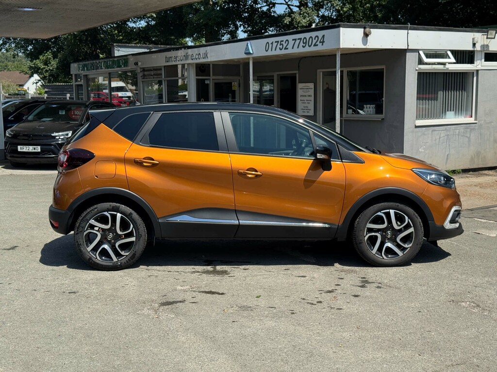 Renault Captur 1.5L Energy Iconic Black #6