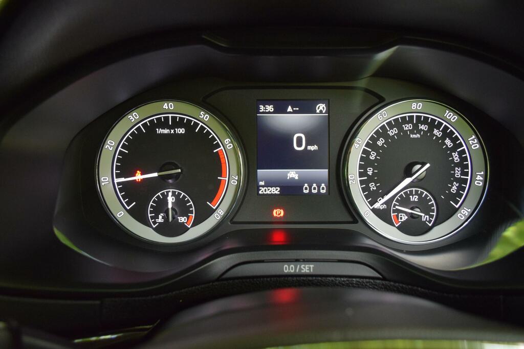 Skoda Karoq 1.0 Tsi Se Drive  #9