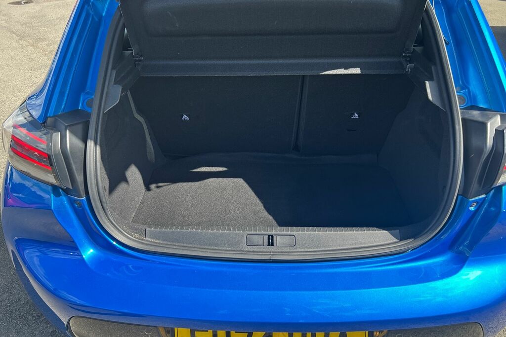 Peugeot 208 Hatchback Red #17