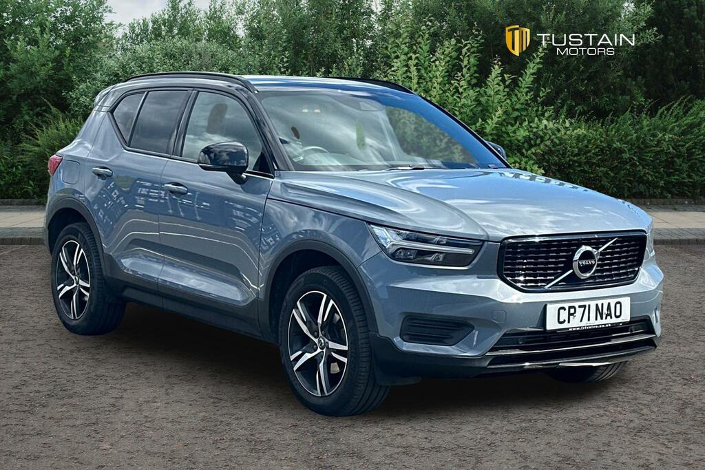 Volvo XC40 Estate White #1
