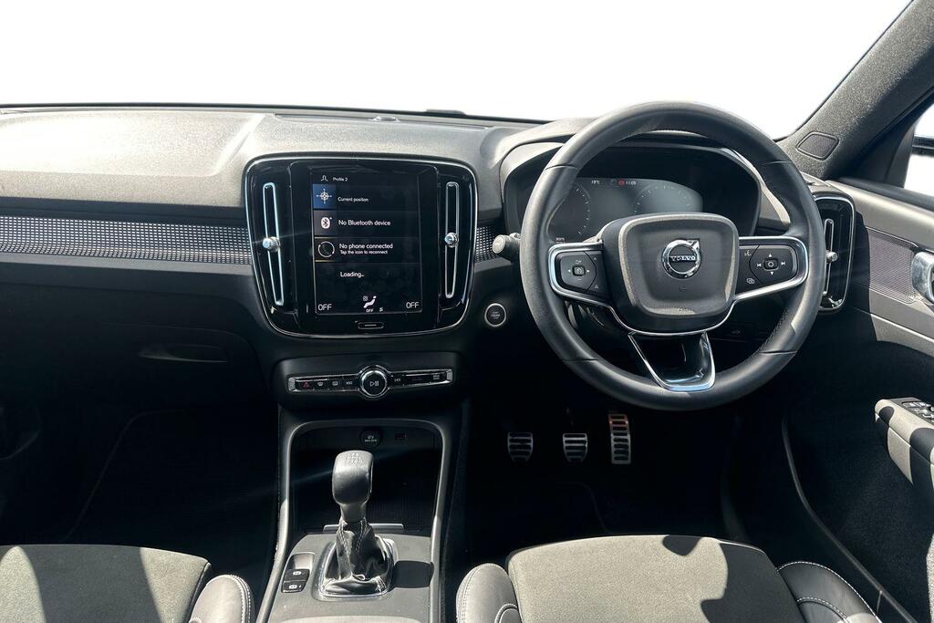 Volvo XC40 Estate White #4