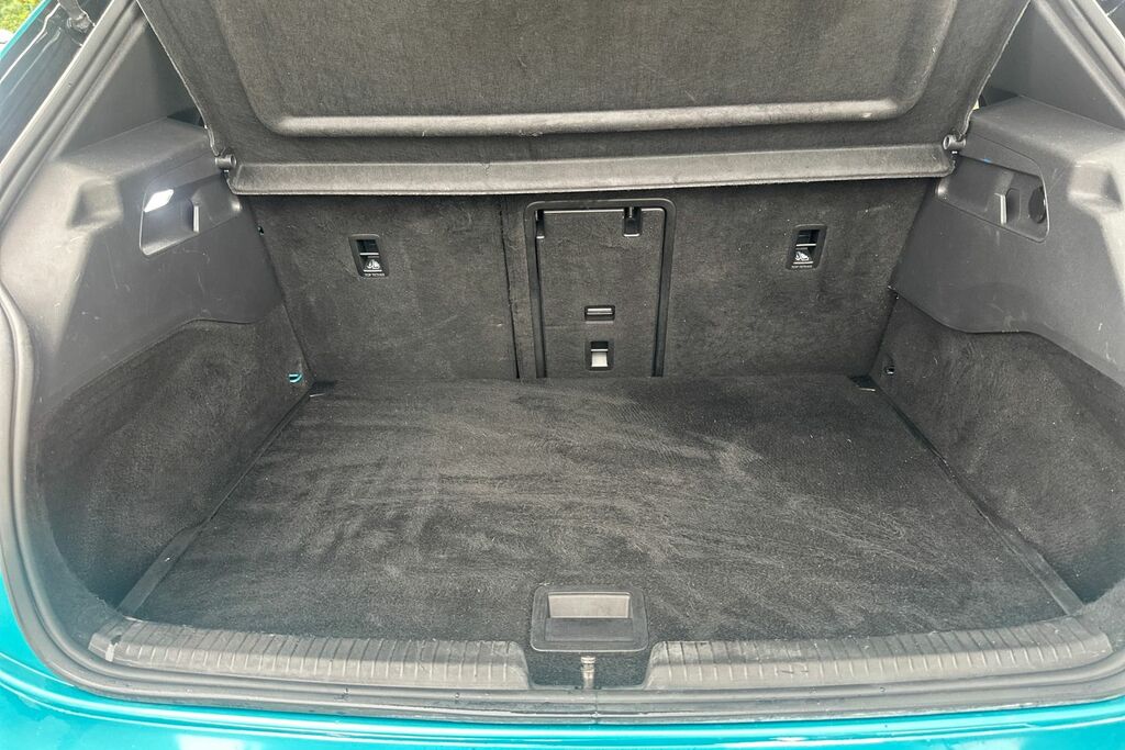 Volkswagen ID.3 Hatchback Silver #24