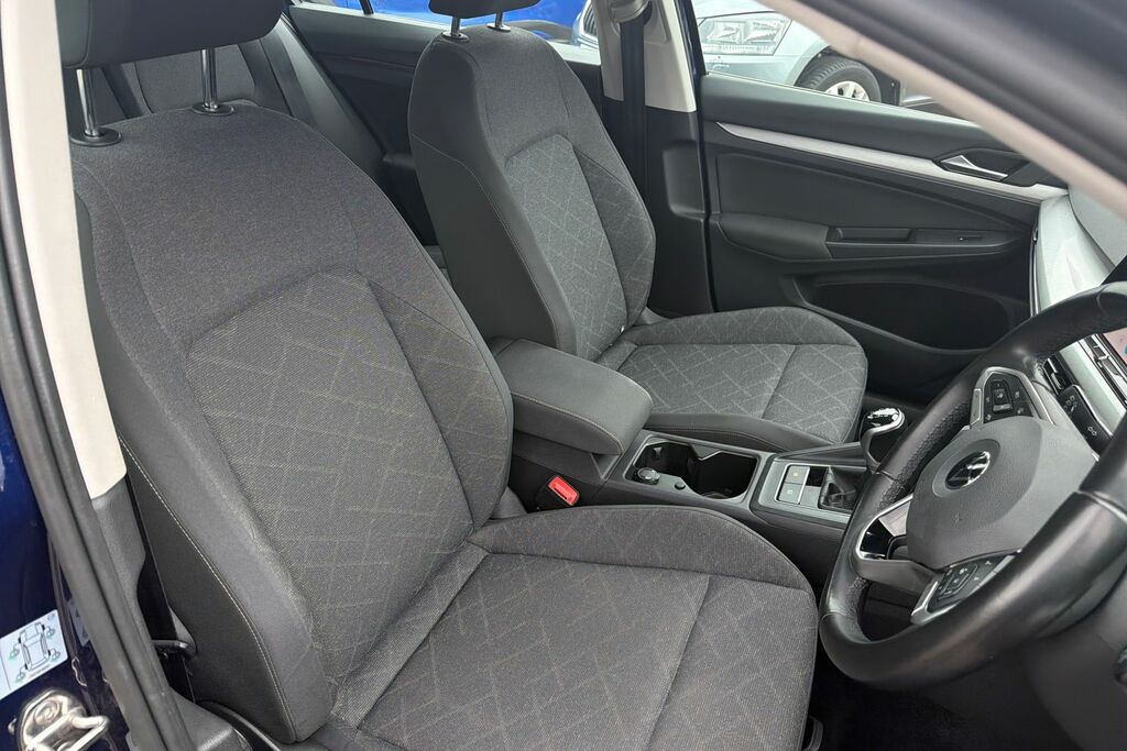 Volkswagen Golf Volkswagen Golf 1.5 Tsi Life Hatchback Petr... NJ70GNU  #3