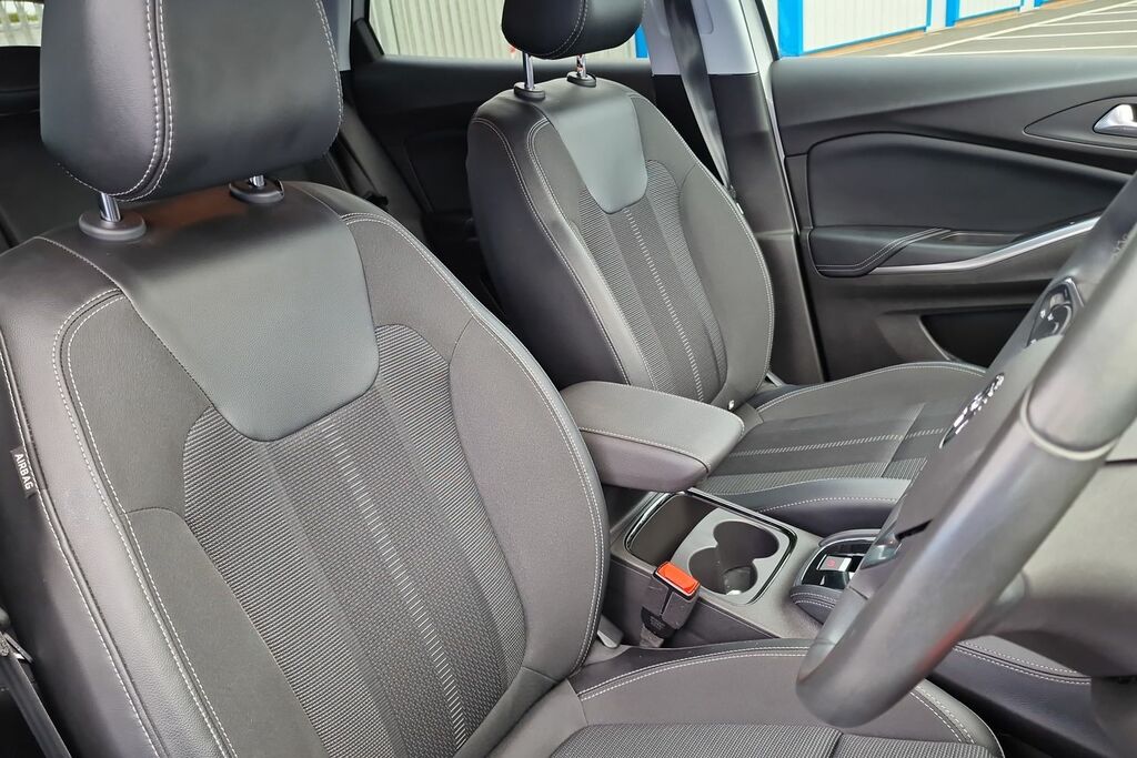 Vauxhall Grandland Hatchback Grey #17